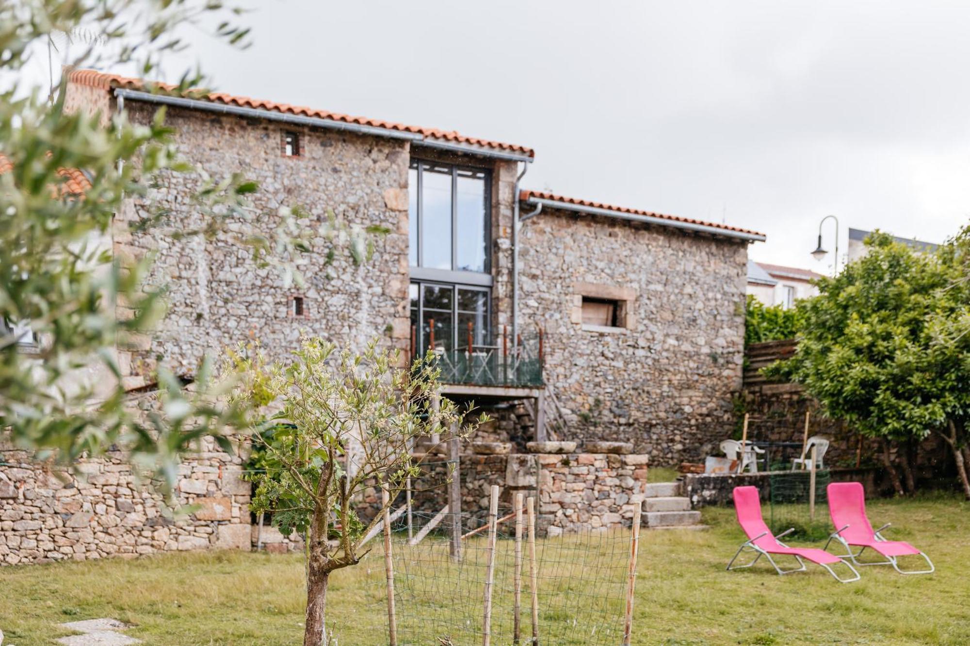 Villa Le Logis Du Prieure à Les Châtelliers-Châteaumur Extérieur photo