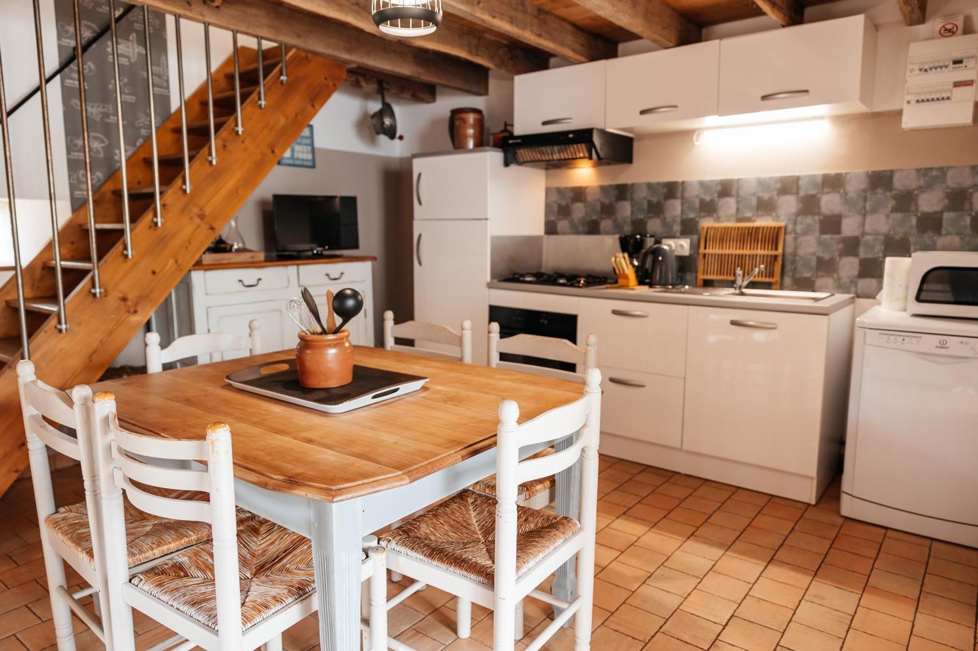 Villa Le Logis Du Prieure à Les Châtelliers-Châteaumur Extérieur photo